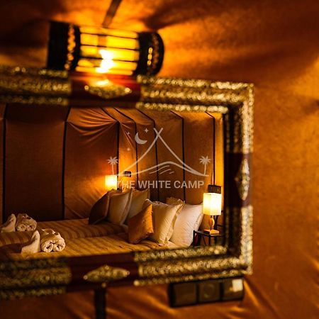 The White Camp - Your Merzouga Luxury Desert Camp & Erg Chebbi Dunes Camel Riding Εξωτερικό φωτογραφία