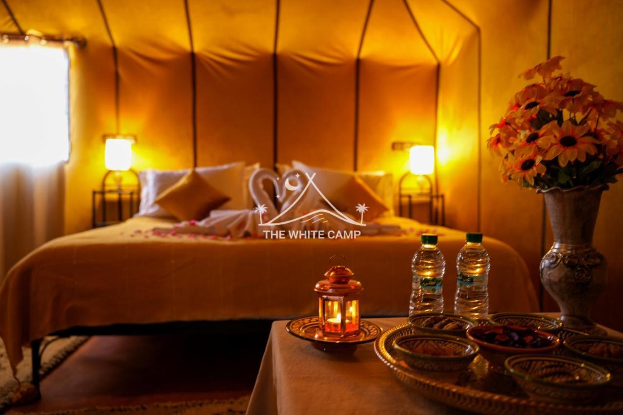 The White Camp - Your Merzouga Luxury Desert Camp & Erg Chebbi Dunes Camel Riding Εξωτερικό φωτογραφία