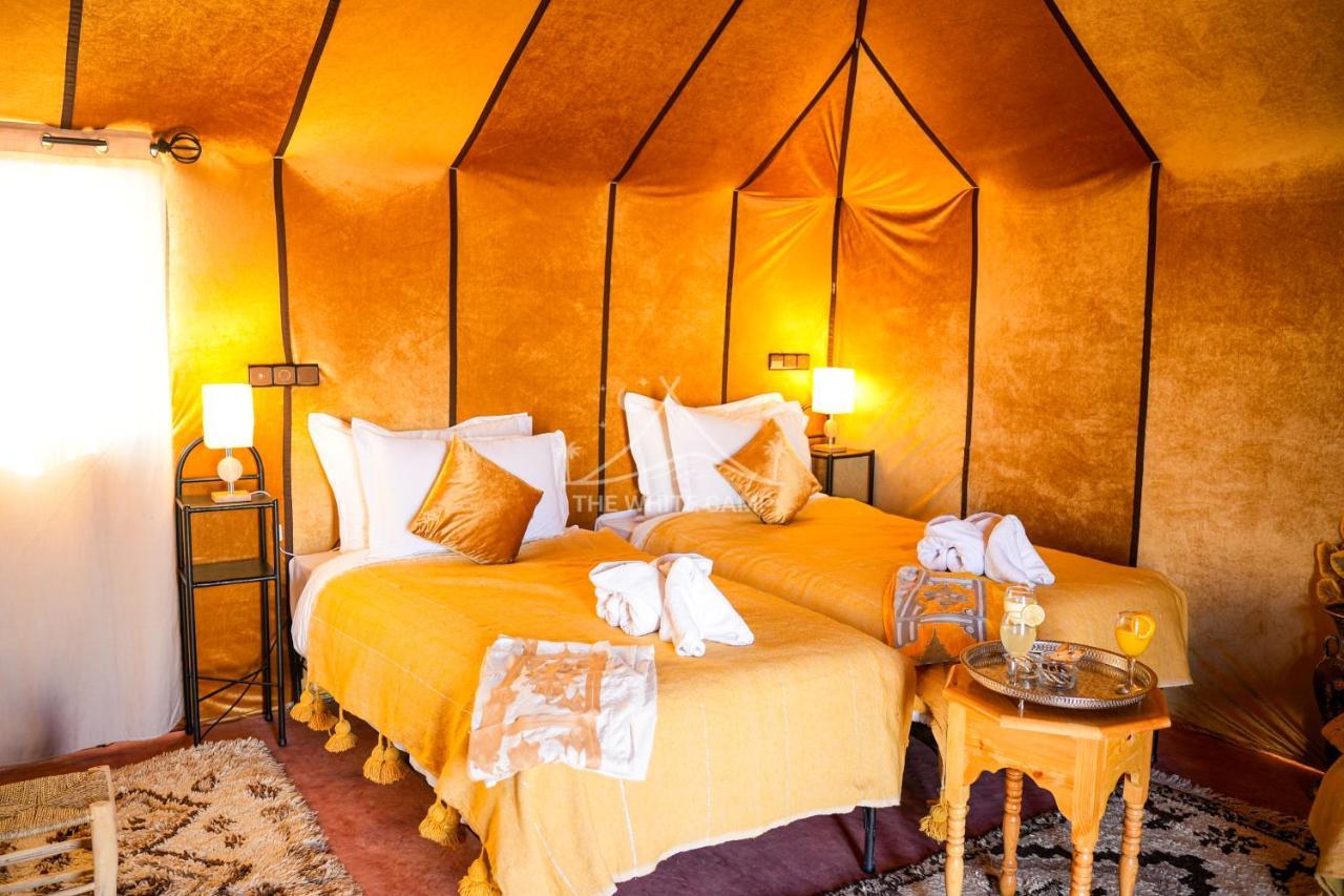 The White Camp - Your Merzouga Luxury Desert Camp & Erg Chebbi Dunes Camel Riding Εξωτερικό φωτογραφία