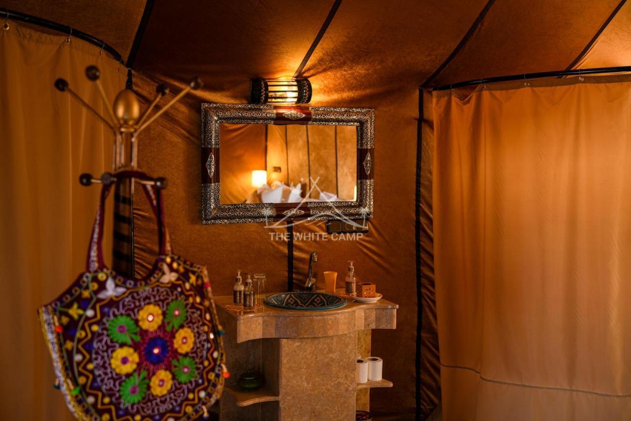 The White Camp - Your Merzouga Luxury Desert Camp & Erg Chebbi Dunes Camel Riding Εξωτερικό φωτογραφία