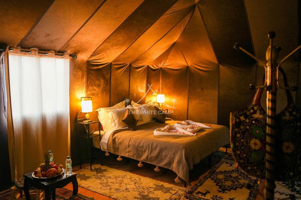 The White Camp - Your Merzouga Luxury Desert Camp & Erg Chebbi Dunes Camel Riding Εξωτερικό φωτογραφία