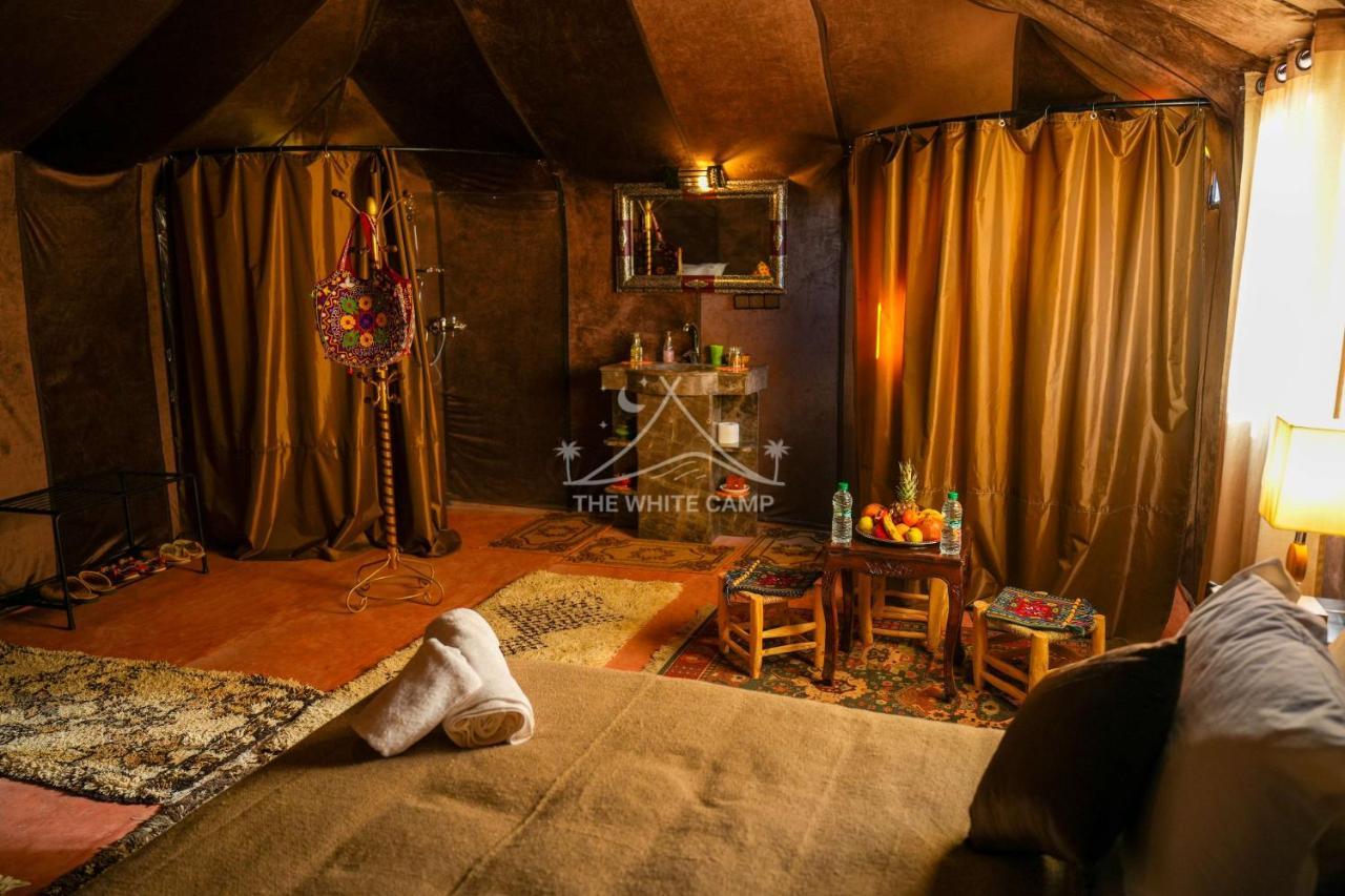 The White Camp - Your Merzouga Luxury Desert Camp & Erg Chebbi Dunes Camel Riding Εξωτερικό φωτογραφία