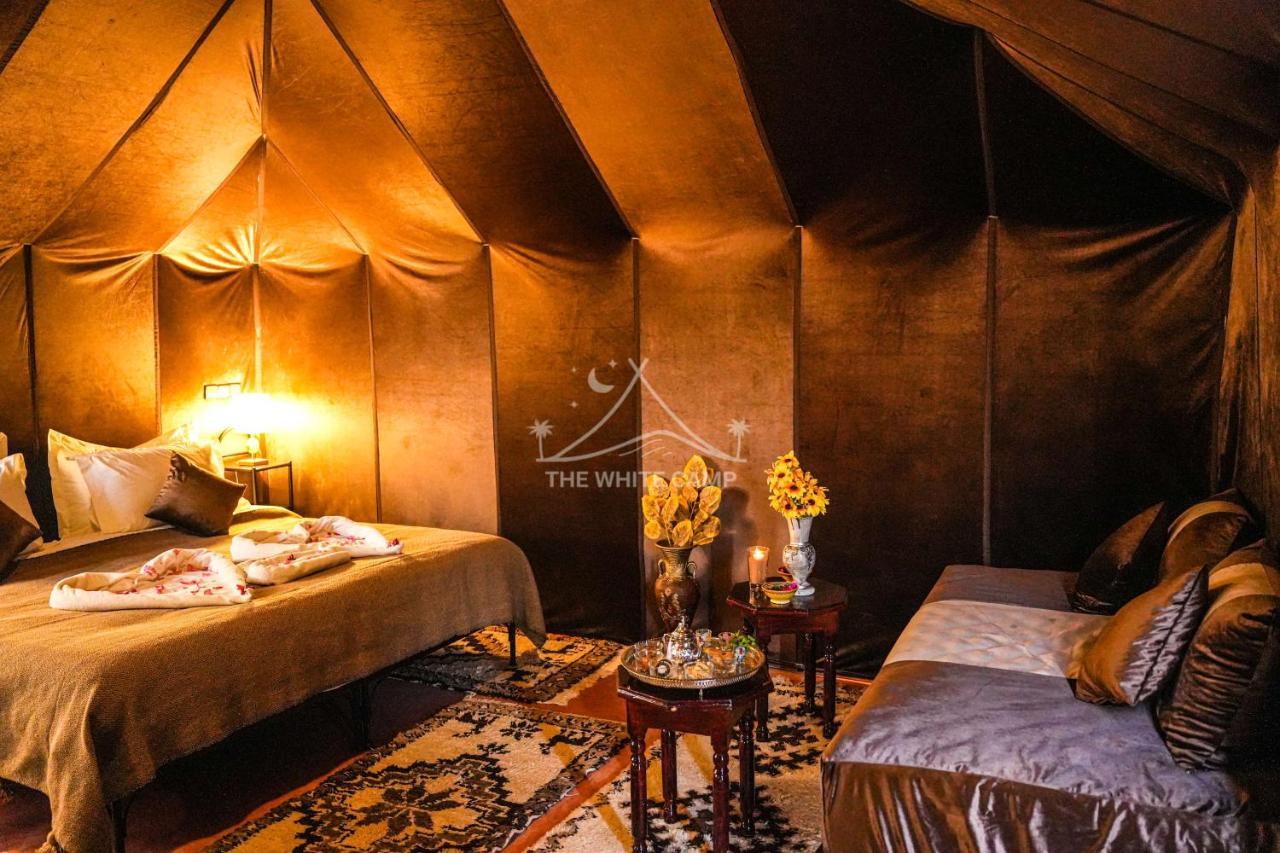 The White Camp - Your Merzouga Luxury Desert Camp & Erg Chebbi Dunes Camel Riding Εξωτερικό φωτογραφία