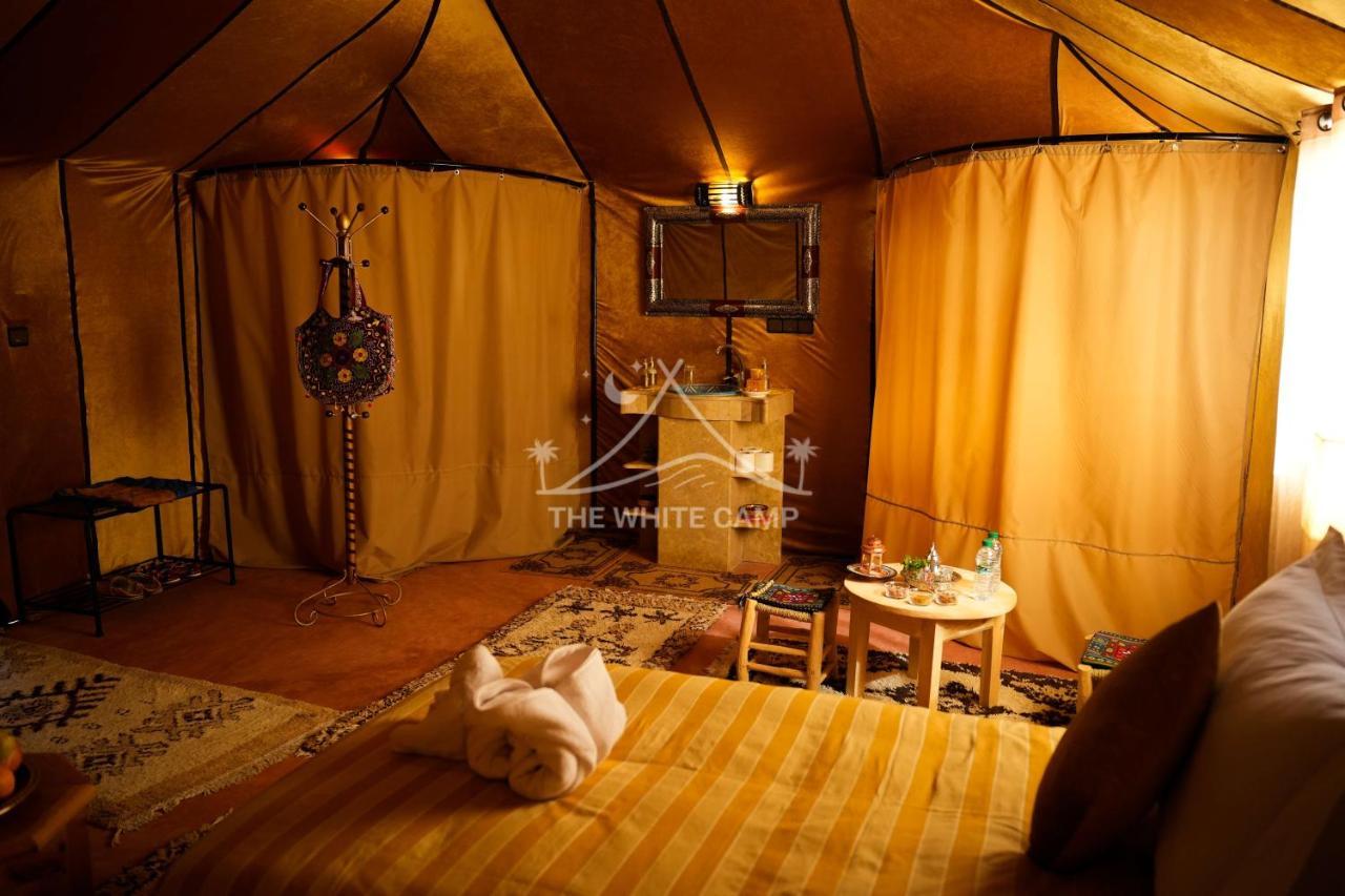 The White Camp - Your Merzouga Luxury Desert Camp & Erg Chebbi Dunes Camel Riding Εξωτερικό φωτογραφία