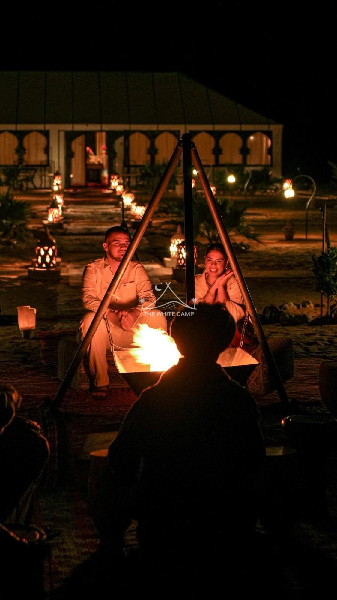 The White Camp - Your Merzouga Luxury Desert Camp & Erg Chebbi Dunes Camel Riding Εξωτερικό φωτογραφία