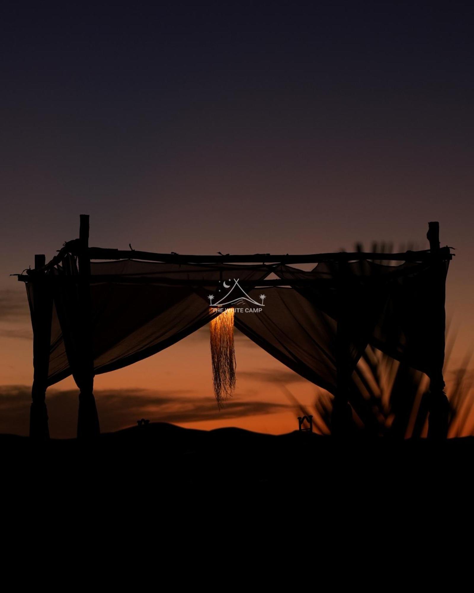 The White Camp - Your Merzouga Luxury Desert Camp & Erg Chebbi Dunes Camel Riding Εξωτερικό φωτογραφία