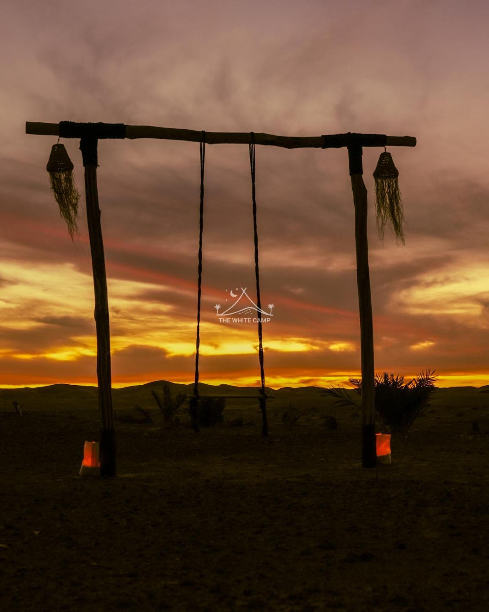 The White Camp - Your Merzouga Luxury Desert Camp & Erg Chebbi Dunes Camel Riding Εξωτερικό φωτογραφία
