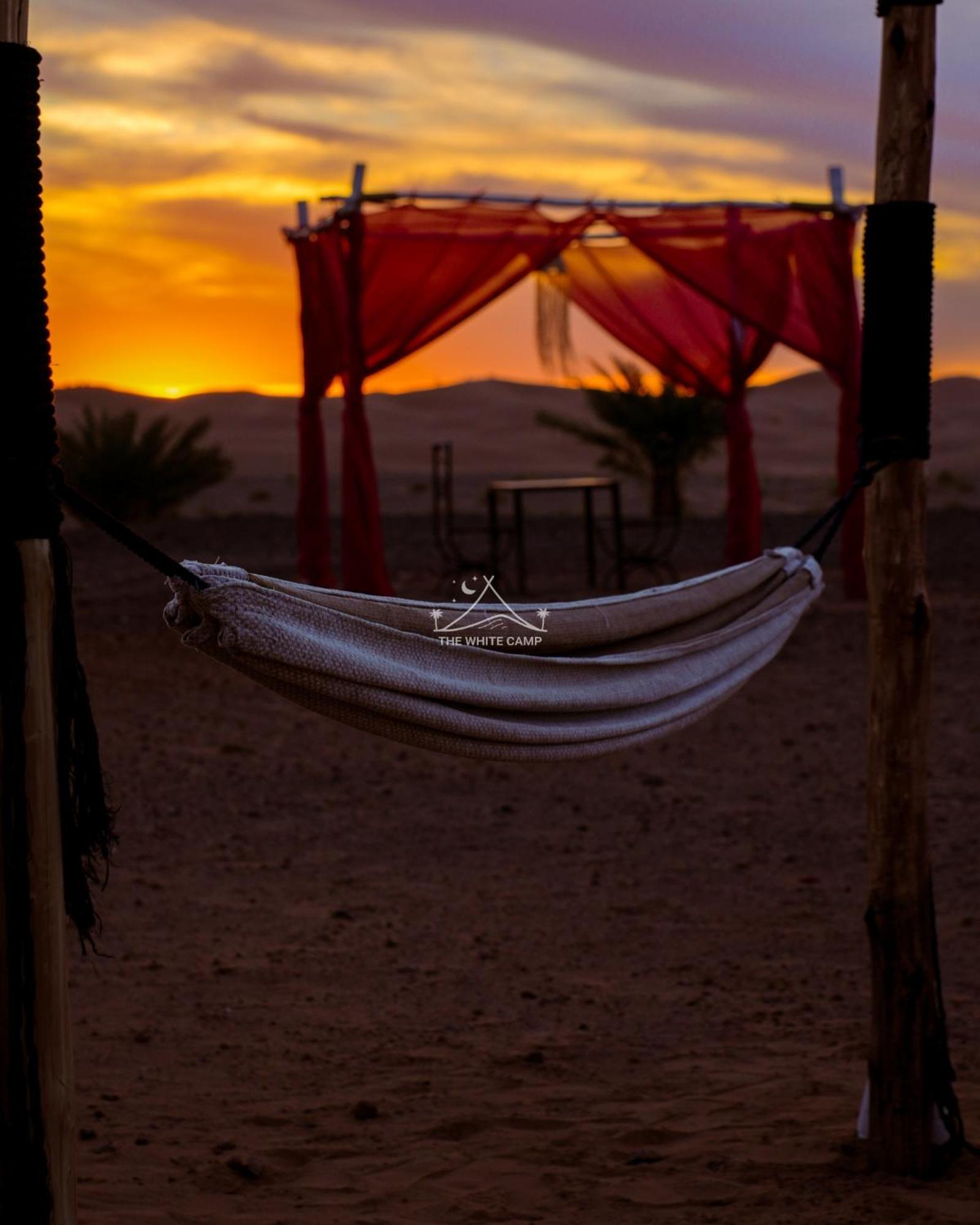 The White Camp - Your Merzouga Luxury Desert Camp & Erg Chebbi Dunes Camel Riding Εξωτερικό φωτογραφία
