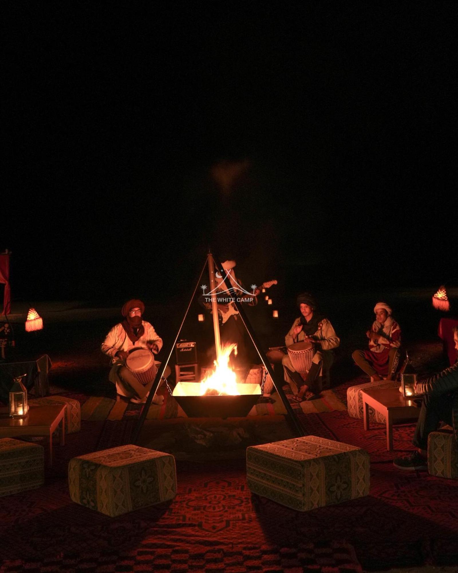 The White Camp - Your Merzouga Luxury Desert Camp & Erg Chebbi Dunes Camel Riding Εξωτερικό φωτογραφία